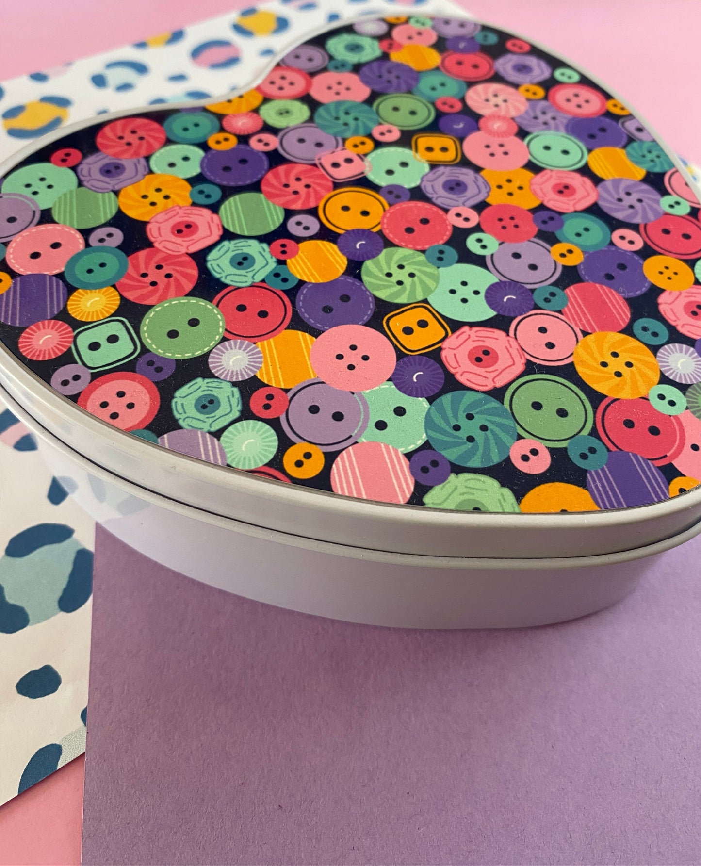 Button Tin- Heart shape